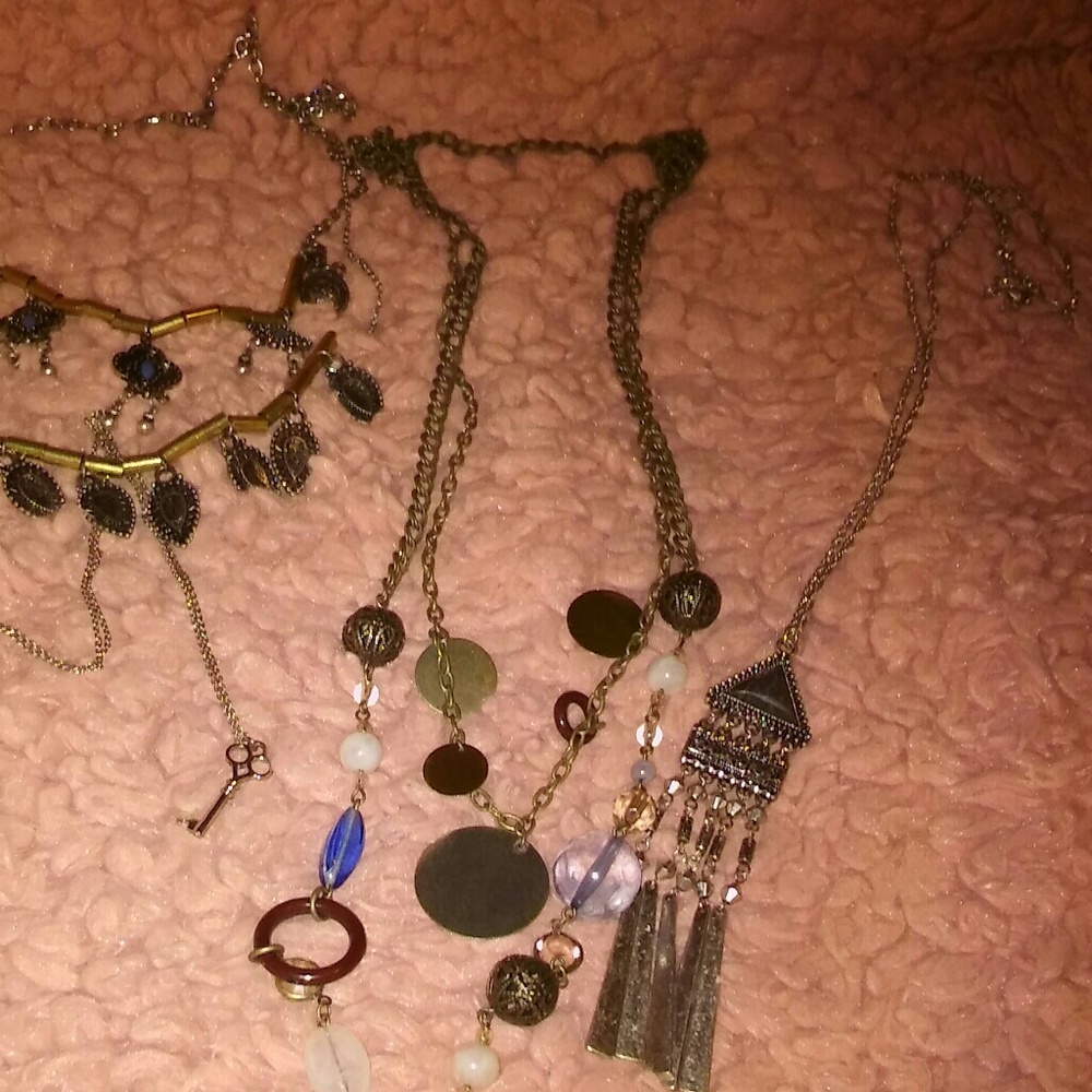 Bits and baubles buncha necklaces